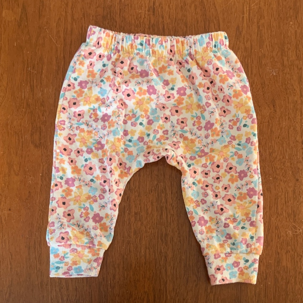 🍊5/$25 Jessica Simpson Floral Baby Pants size 3-6m